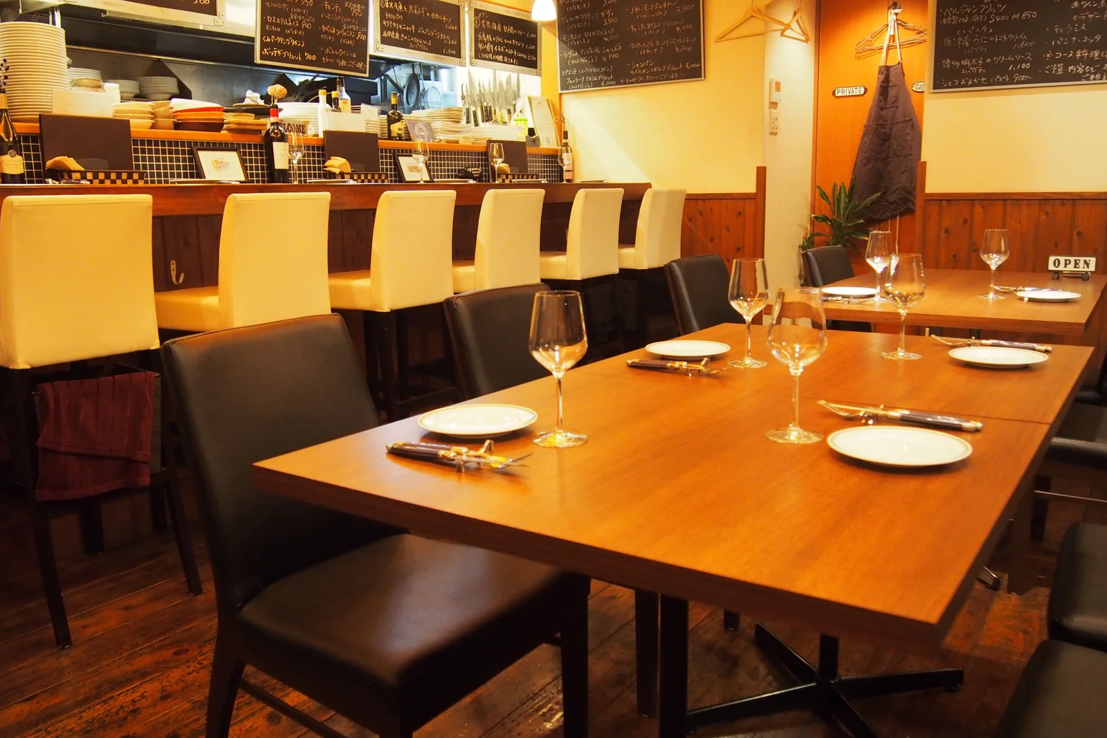 薬院のイタリア食堂SORAの店内